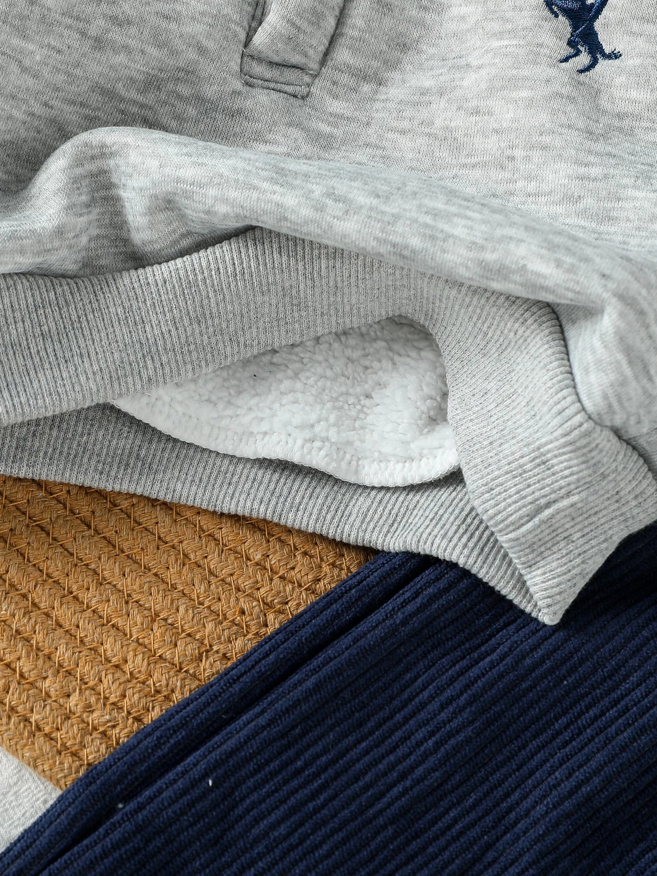 Fall/ Winter Plush New Style Baby Boys' Embroidered Little Horse Hoodie Clothes Set Sportswear Hoodie and Sweatpants Two-Piece