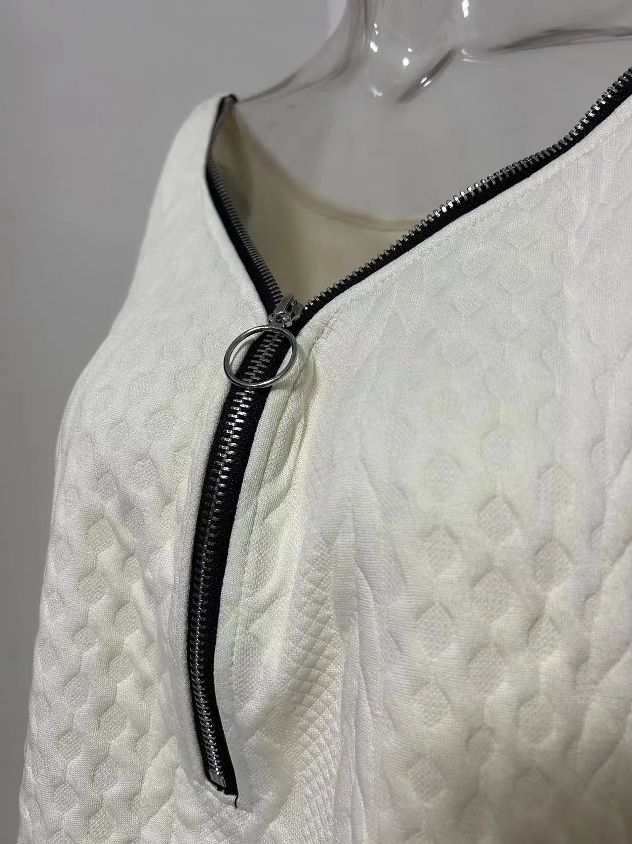 Plus size European and American cross-border  autumn and winter hot sale fashion solid color V-neck zipper half-sleeve dress